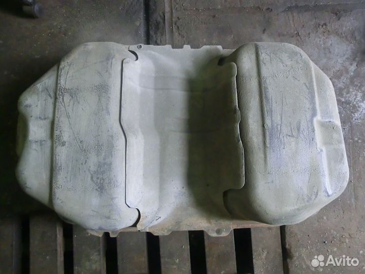 Бензобак для Mitsubishi Outlander 1