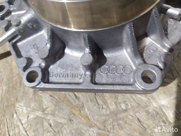 Насос водяной (помпа) audi A6 C7,4G 2011