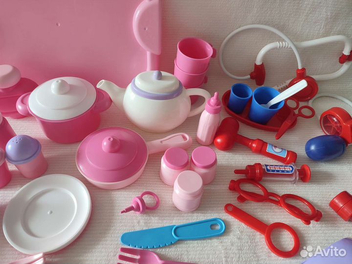 Набор Игра в доктора и набор Посуды Полесье