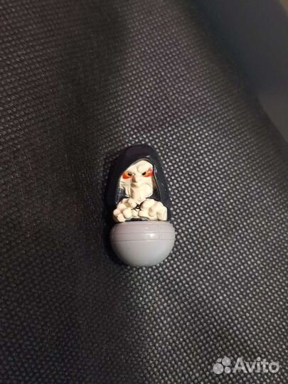 16 фигурок и 17 карточек 