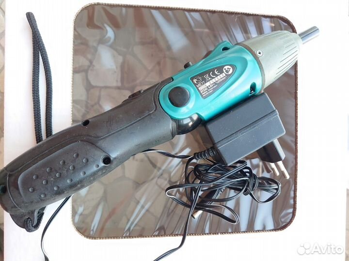 Аккумуляторная отвертка Makita японская