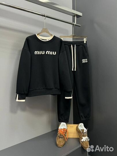 Топовый костюм Miu Miu