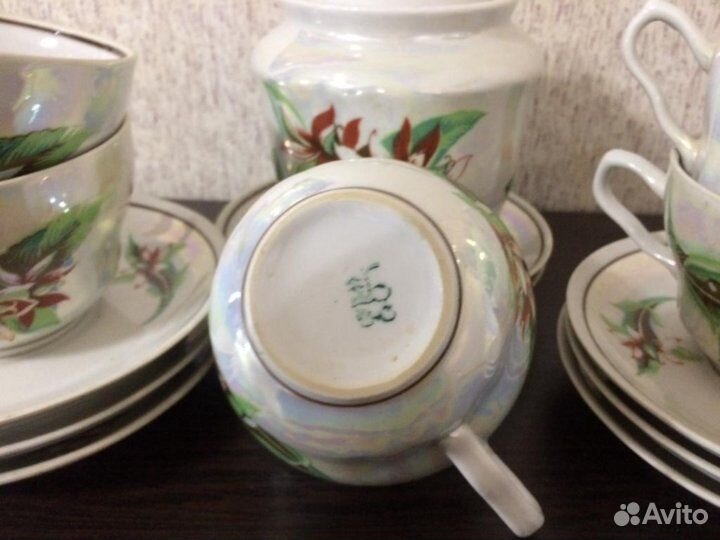 Чайные кружки, блюдца