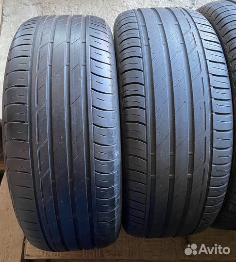 Bridgestone Turanza T001 215/55 R17