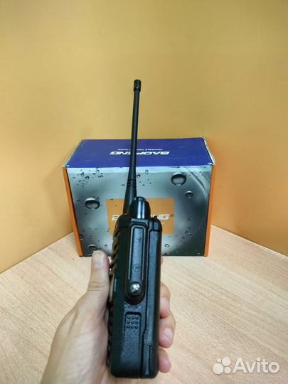 Рация Baofeng UV-9R Plus с гарнитурой