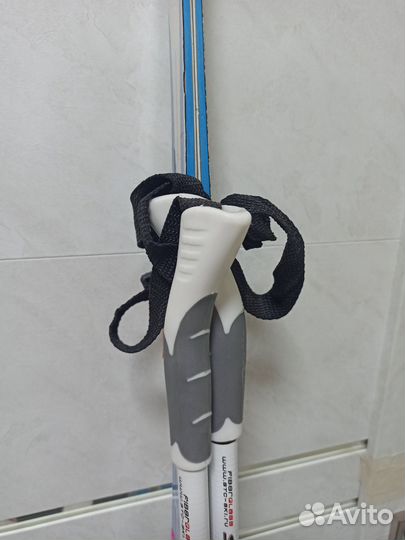 Беговые лыжи с палками, ботинки 36 размер