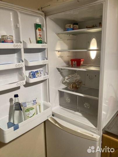 Холодильник LG рабочий