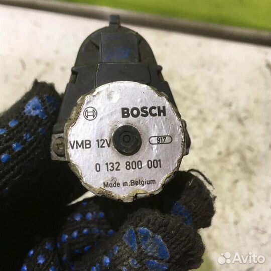 Моторчик заслонки отопителя бмв Е32