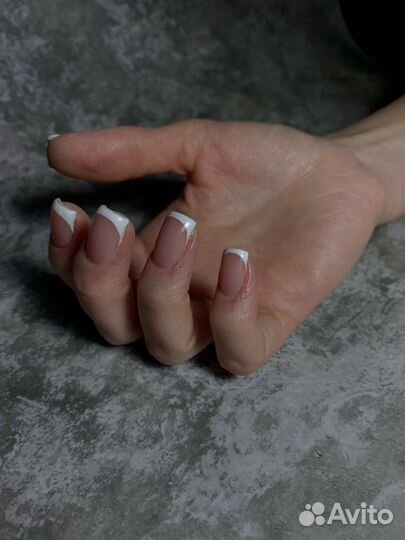 Маникюр, наращивание, укрепление ногтей