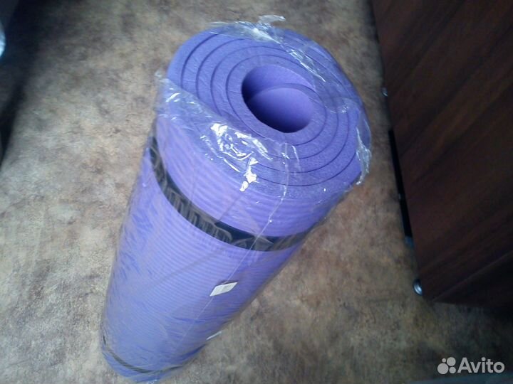 Коврик для занятий спортом новый