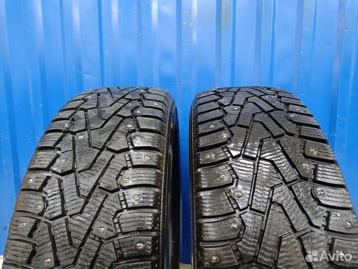 Pirelli Ice Zero 215/70 R16