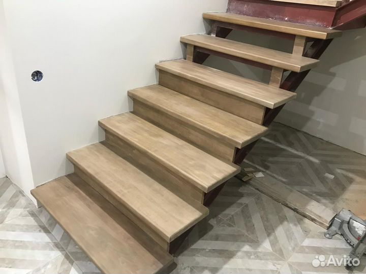 Ступени и подступёнки для лестницы из бука