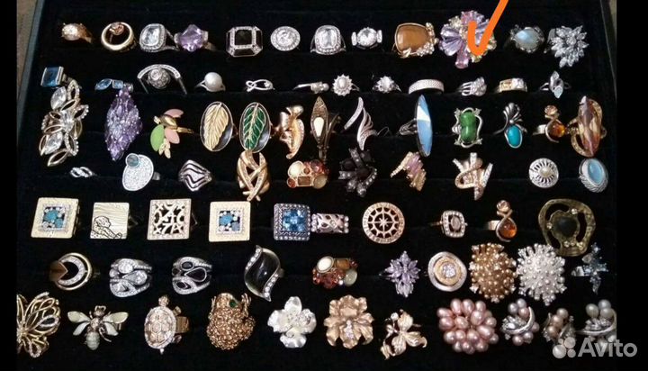 Украшения в ассортименте, бижутерия