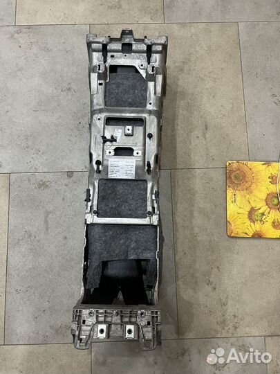 Кронштейн центральной консоли Porsche Cayenne E3