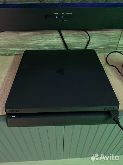 Продам Sony PlayStation 4 slim (3ревизия)
