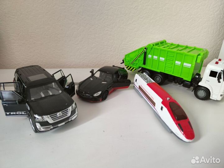 Машинки металлические