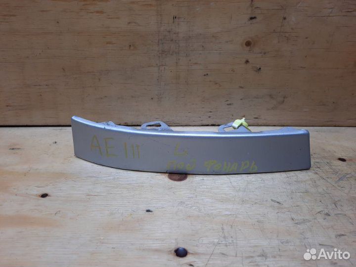 Планка под фонарь левая Toyota Corolla Spacio