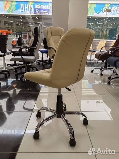 Офисное кресло