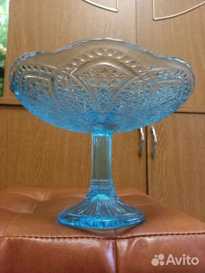 Ваза на ножке голубое стекло СССР