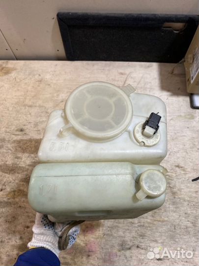 Бачок омывателя Mercedes-Benz E-Class W210 M112E24