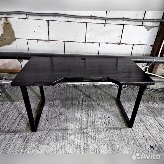 Компьютерный стол/ игровой стол