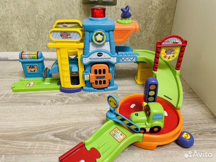 Vtech гараж/полиция/аэропорт,машинка на радиоупр