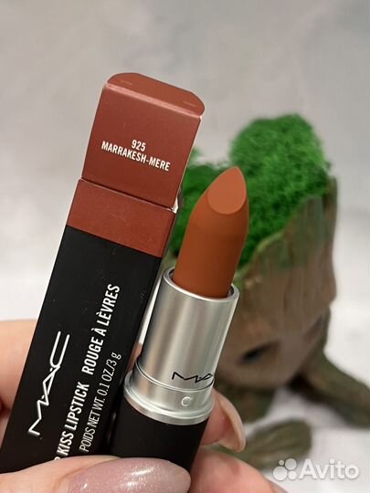 Помада mac 925