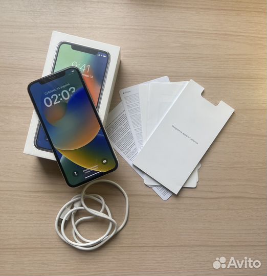 iPhone X, 64 ГБ