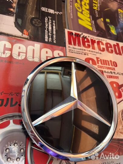 Эмблема решетки радиатора передняя Mercedes-Benz