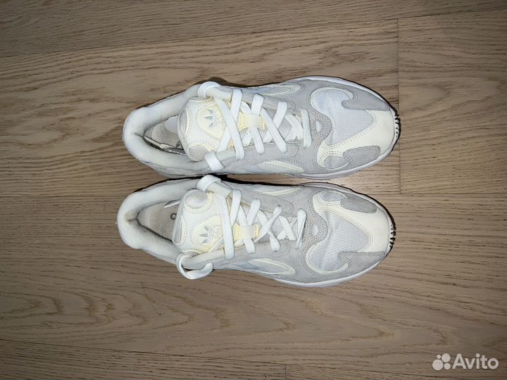 Кроссовки Adidas Yung-1