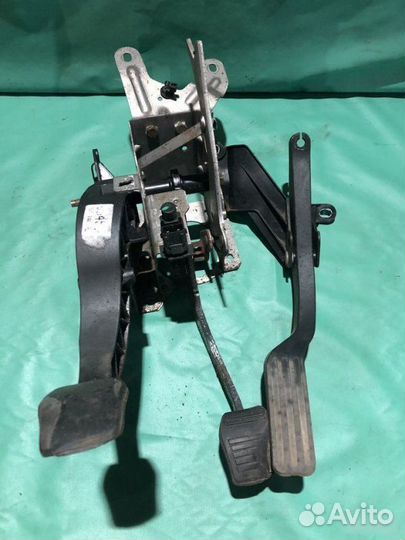 Педальный узел Ford Mondeo 3