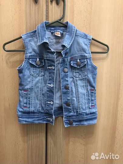 Джинсовая жилетка