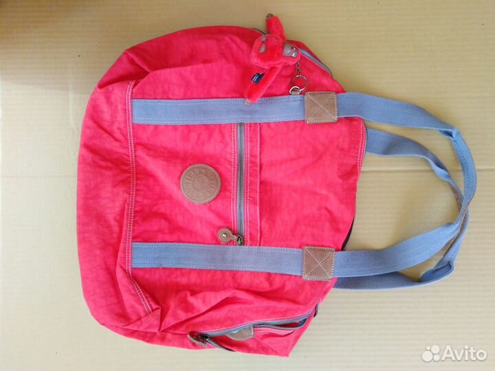 Сумки и косметики Furla, Kipling, Kors, Victoria S