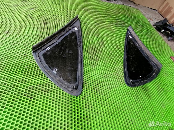 Стекло глухое заднее Форд Focus II 2005-2011