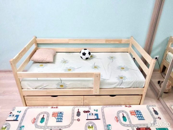 Детская кровать из массива