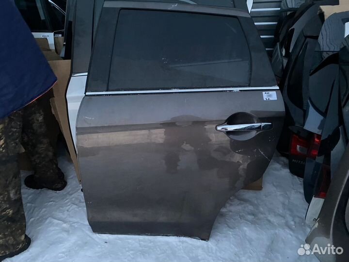 Задняя левая дверь Митсубиси асх