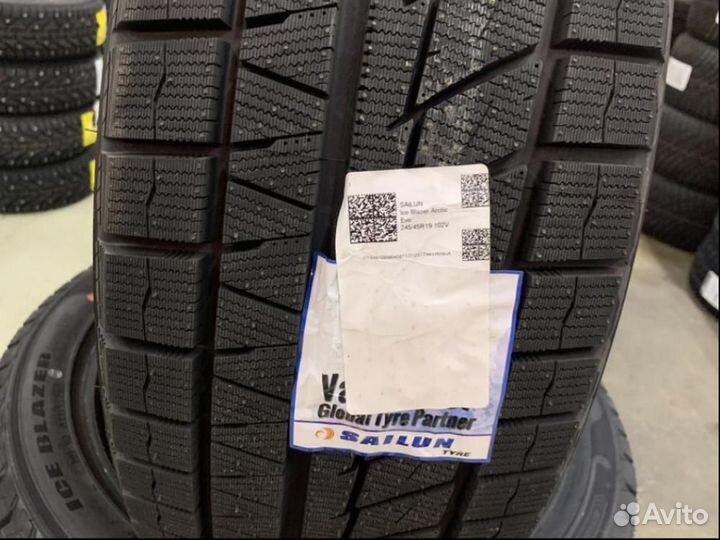 Sailun Ice Blazer Arctic EVO 245/45 R19 102V