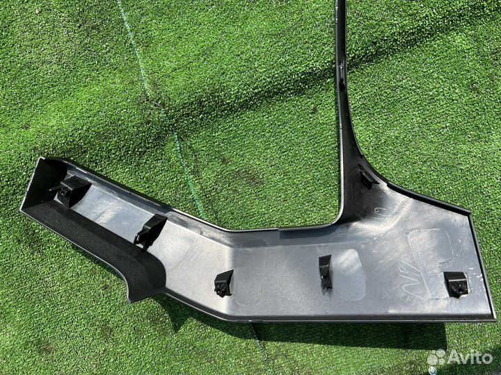 Toyota Hilux накладка бампера передняя Black Onyx