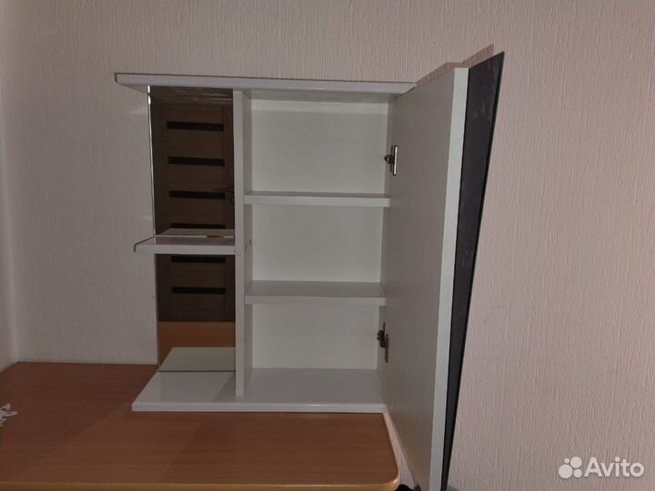 Шкафчик для ванной навесной с зеркалом