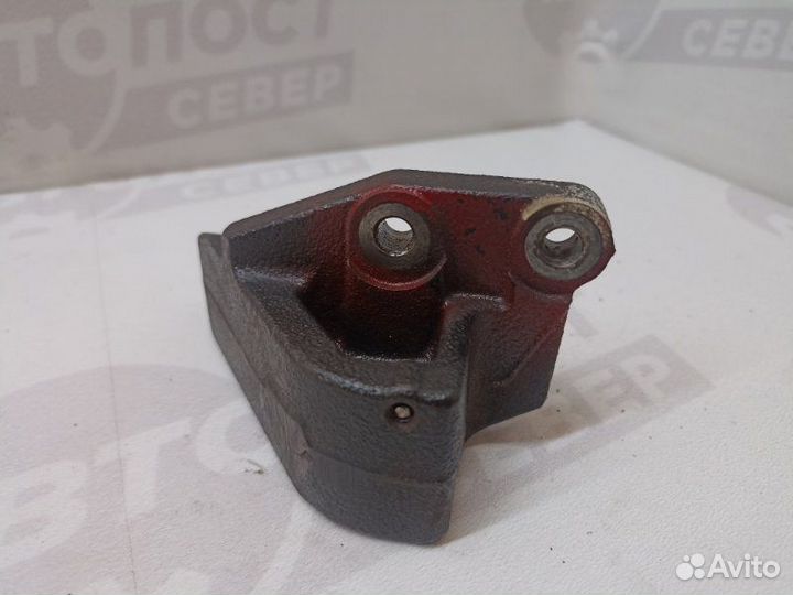 Кронштейн опоры двигателя правый Nissan Cube Z11