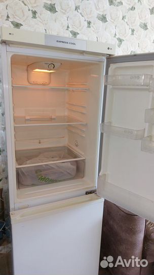 Холодильник LG