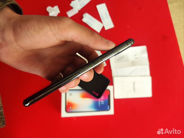 iPhone X, 64 ГБ