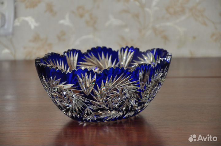 Ваза хрустальная цветная 