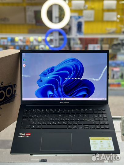 15.6 asus Vivobook Go 15 oled L1285 R5 7520U/8/512