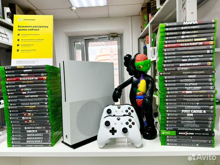 Xbox One S + 2 геймпада + 470 игр