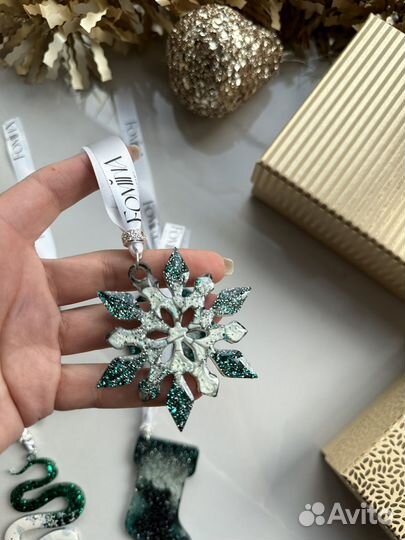 Новогодние игрушки на елку