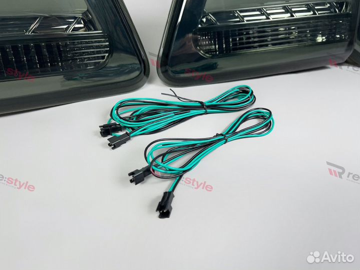 Стопы Toyota Fortuner 11-15г Дымчатые Vland K2430