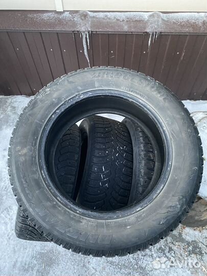 Bridgestone Blizzak Spike-01 215/60 R16