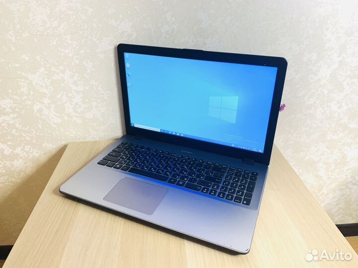 Мощный, игровой ноутбук (i3/SSD/6 часов)