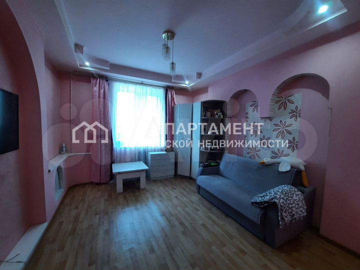 2-к. квартира, 57 м², 1/2 эт.